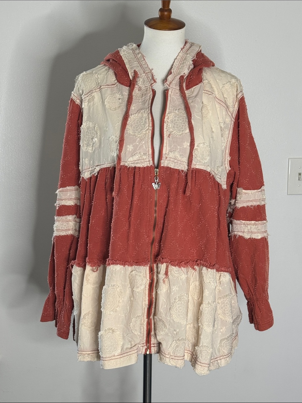 POL you will Luv This Two-Tone Lace Panel Hooded Zip Jacket in Cream & Rust